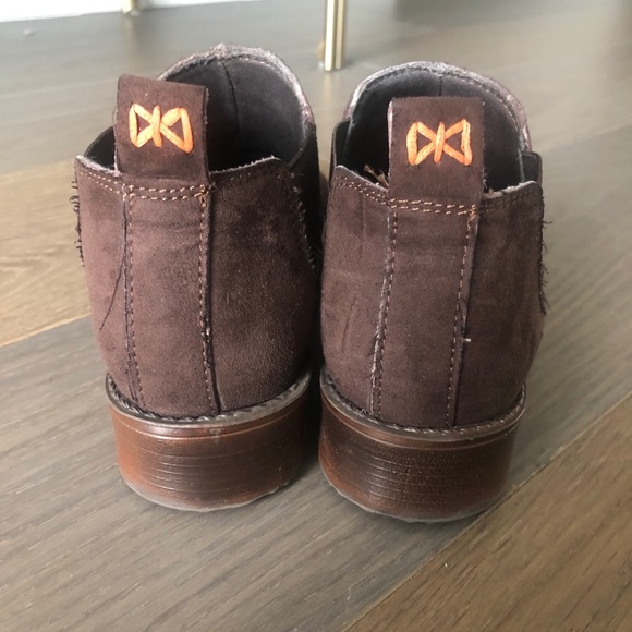 Roebuck & co. Brown suede ankle boots size 6.5 walking causal booties leather - Picture 4 of 7